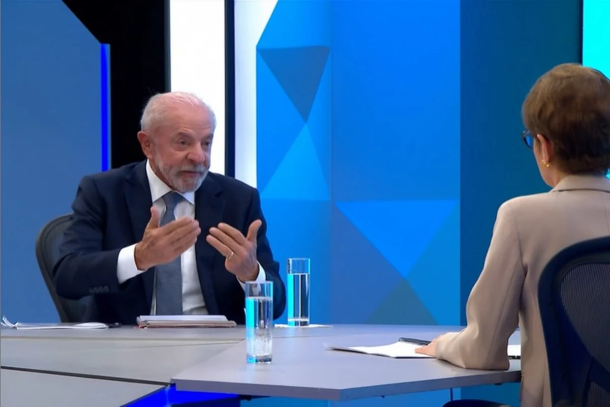 Lula diz que “não sabia” que o Bolsa Família estava sem reajuste e provoca indignação: como um presidente desconhece a situação de um dos principais programas sociais do próprio governo? Lula diz que “não sabia” que o Bolsa Família estava sem reajuste e provoca indignação: como um presidente desconhece a situação de um dos principais programas sociais do próprio governo?