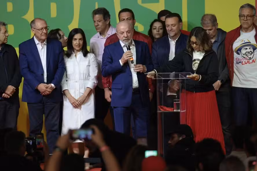 Lula admite que esperava vencer no 1º turno: “Nós vamos derrotá-los”